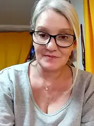 irinamaux webcam model stream image