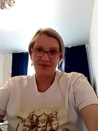 irinamaux webcam model stream image