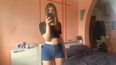 FloraFurlough webcam model stream image