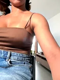 Brunettexio webcam model stream image
