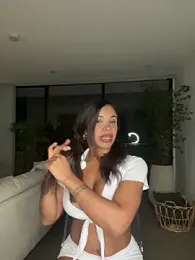 Brunettexio webcam model stream image