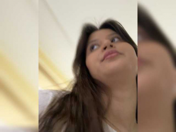 Llevie webcam model stream image