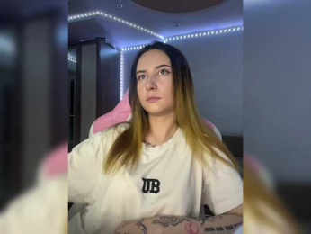 Unearthly webcam model stream image