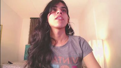 Bella_Poisonous webcam model stream image