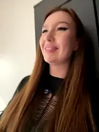 DianaGlow webcam model stream image