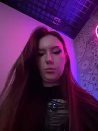 DianaGlow webcam model stream image