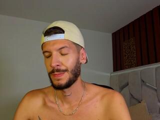 Maxx Cooper webcam flirt4free model stream image