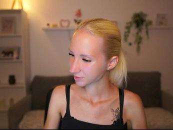 piperperri18 webcam bongacams model stream image