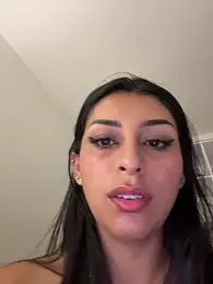 sweetAli_ webcam model stream image