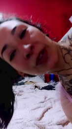 Yuyiito webcam model stream image