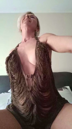 Raluca_Fr webcam cam4 model stream image