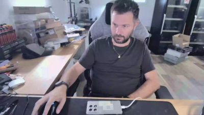 moi92160 webcam model stream image