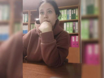 Polyk93 webcam model stream image