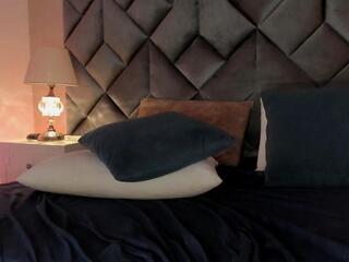 Leiza Thompson webcam model stream image
