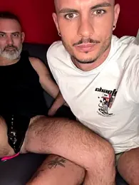 WildFlame2525 webcam model stream image