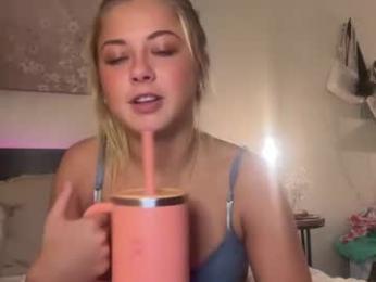athenaaa8 webcam model stream image