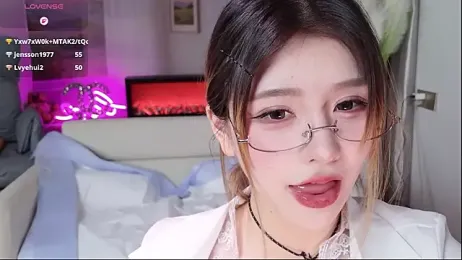 Kiki--2025 webcam model stream image