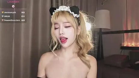 Kiki--2025 webcam stripchat model stream image
