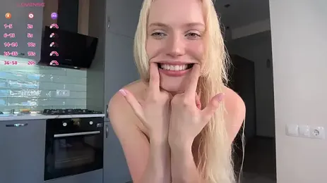 GlaydsLeveto webcam stripchat model stream image