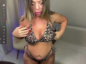 ZlataPeach webcam model stream image