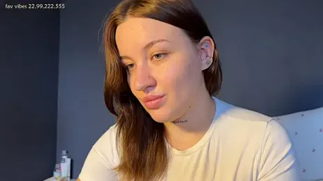 elegant_curves webcam stripchat model stream image