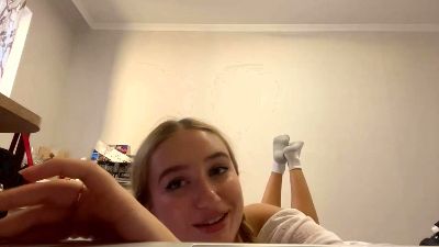 ArnetteBregon webcam model stream image