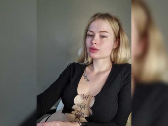 VladaMais webcam model stream image