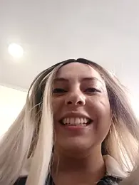 madelaine- webcam model stream image