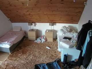 voyeurcam-julmodels-whitebed-2 webcam model stream image