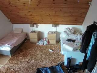 voyeurcam-julmodels-whitebed-2 webcam model stream image