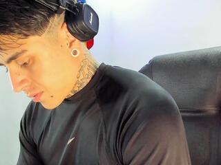 Drake Thomsoon webcam model stream image