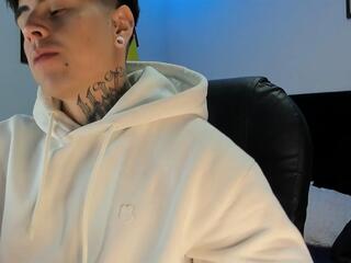 Drake Thomsoon webcam model stream image