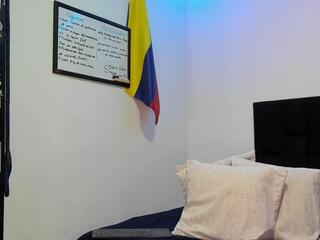 Drake Thomsoon webcam model stream image