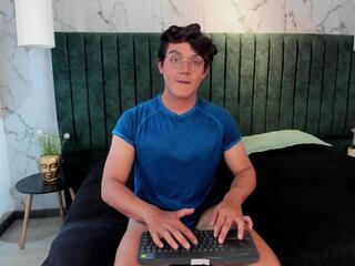 Dyllan Cooper webcam model stream image