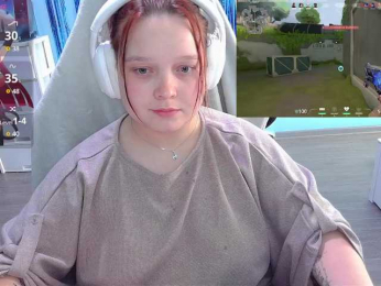 AlinaAdams webcam model stream image