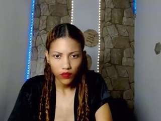 sweetlittleew webcam model stream image