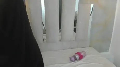 Bellaandvestiacs webcam model stream image