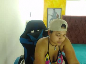 charis_bellota webcam chaturbate model stream image