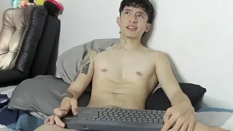 troy_rouge webcam model stream image