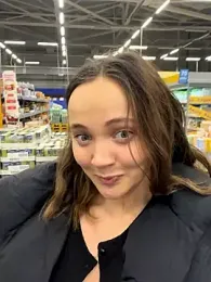 TheYourL webcam model stream image