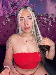 ManuelaVeeleez webcam stripchat model stream image