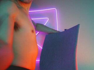Adrian Spun webcam model stream image