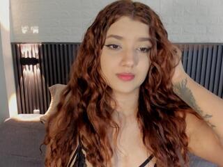 Violet Bennet webcam model stream image
