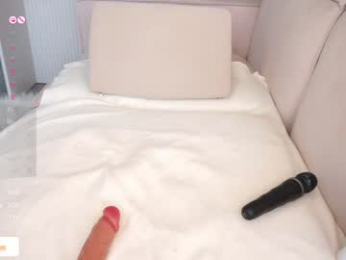 my_eyes_higher webcam model stream image