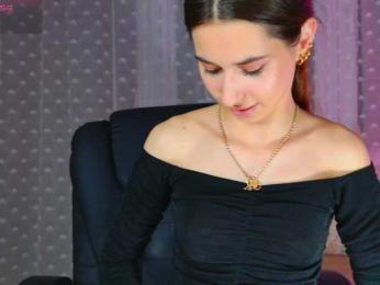Bella-Rosee4u webcam bongacams model stream image