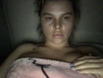 Karolina33a webcam model stream image