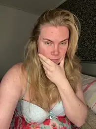 SexyBlondJoanna webcam stripchat model stream image