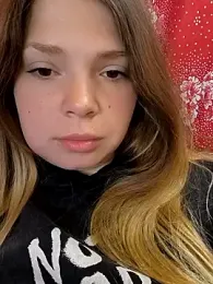 Zuli_Kiska webcam model stream image