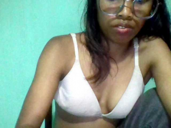 Eva-011 webcam model stream image