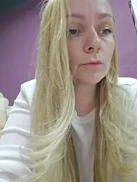 Bondgirl_013 webcam model stream image